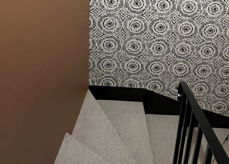 Photos d'une rénovation en papiers peint