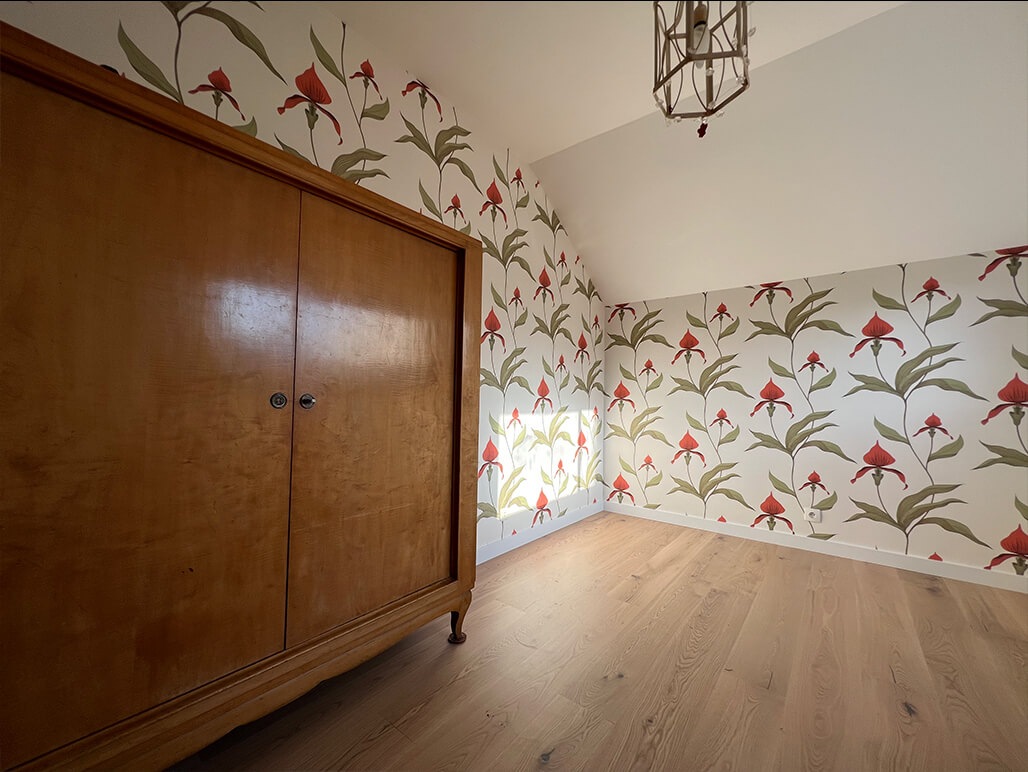 Photos slider d'une chambre rénové et papier peint